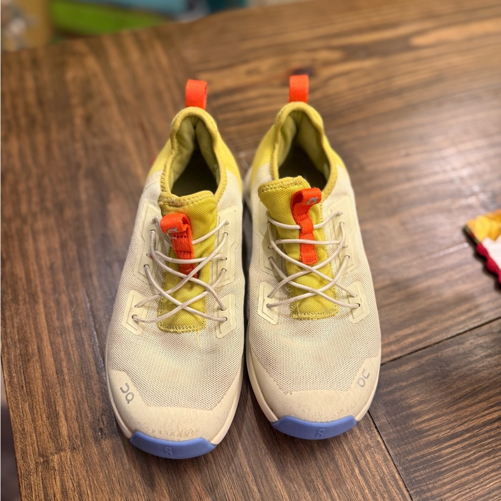 On Cloud Leap Kid Sneakers Size 2.5